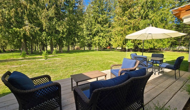 Peaceful Cedar Forest Guesthouse On Historic Farm
