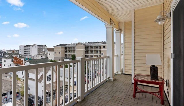 Penthouse #6 | Private Balcony | Water Views