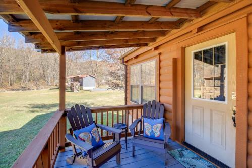 Pet-Friendly Damascus Cabin w/Deck & Mtn Views!
