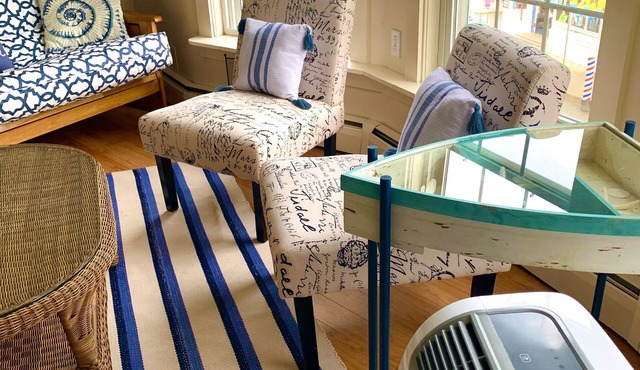 Pet Friendly-Steps from All-Harbor View Apt Heart of Boothbay Harbor's Downtown.