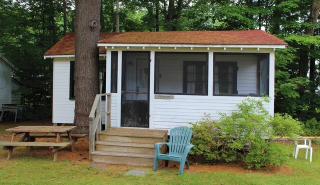 Pinecone Cottage-Private Beach-Pets Welcome - Round Table Lodge, Sebago, Maine