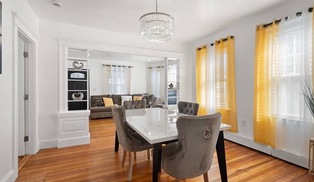 Pleasant and fully furnished 4-bedroom and two bathrooms house in Braintree MA