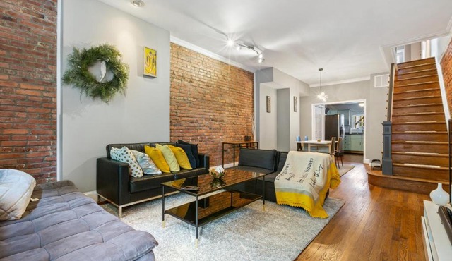 Pristine Townhouse With Rooftop Deck Near Canton!