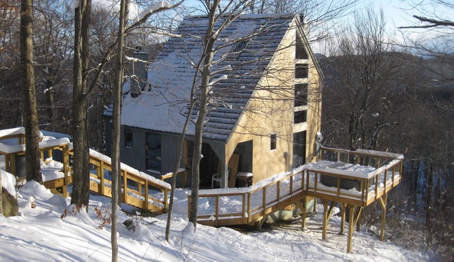 Private House with Fantastic Views off Home Stretch Trail