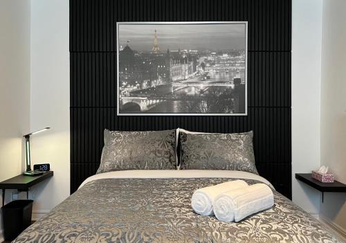 Private Room with Shared Bathroom in West-Toronto