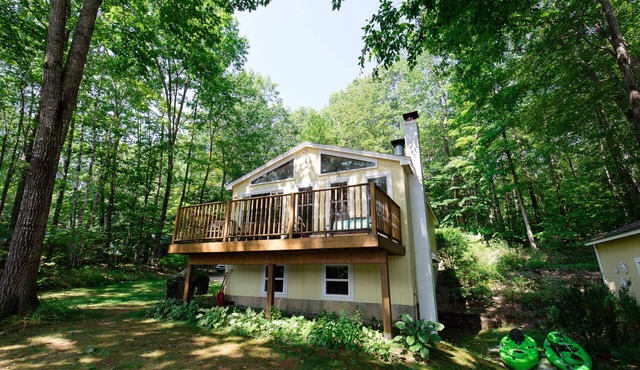 Private Waterfront Cottage in Cove with Floating Dock & a 2024 King Bed