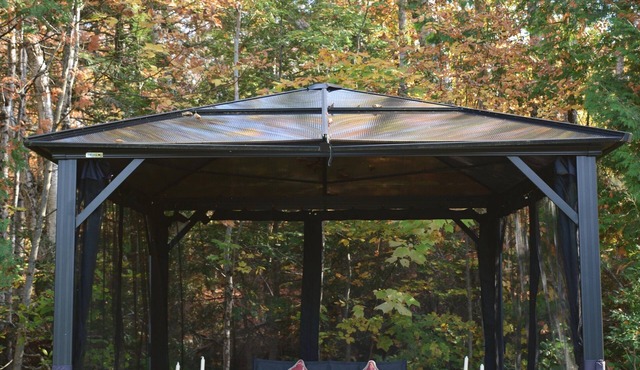 Quiet Getaway - 4 Season Lakefront Cottage