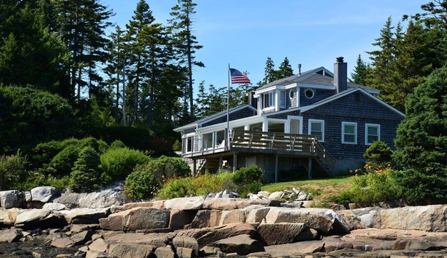 Quintessential Waterfront Maine Cottage- Weeks Available in Oct. 2026