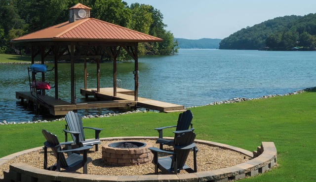 Rector Creek Retreat at Watts Bar – Lakefront Home with Dock, Fire Pit & Kayaks