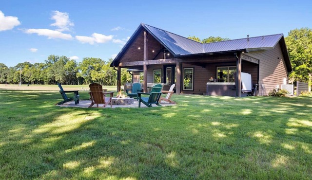 Riverfront Retreat | Beach, Fish & Trails