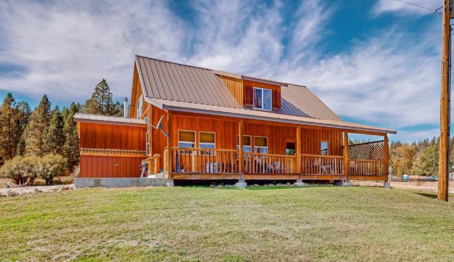 Rustic Cabin w/Decks & Hot Tub in Garden Valley!