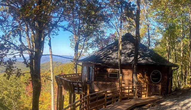 Rustic treehouse like cabin in the North Georgia Mountains