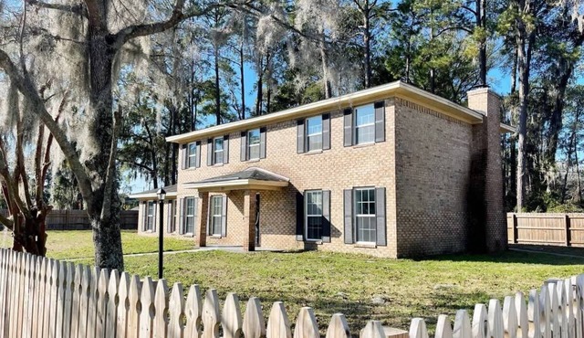 Savannah pet-friendly house near beach & downtown