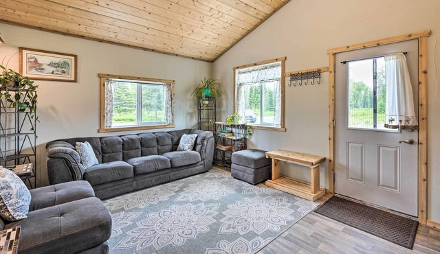 Secluded Kenai Peninsula Cottage in Ninilchik