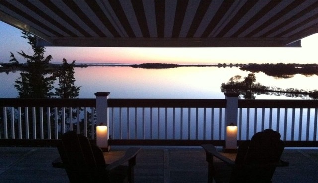 Secluded, Luxurious Getaway, Escape The City W/Private Beach & Waterfront Dock