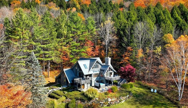 Silver Spring Mountain House 15 minutes to Killington and private access to VAST
