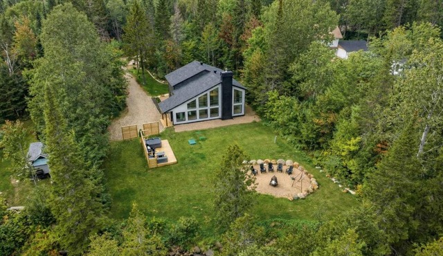 Spa, River, Pool Table | Chalet Ombre & Lumière