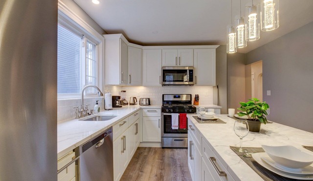 Spacious 2bd/1ba | Free Parking | 3D TOUR 8733