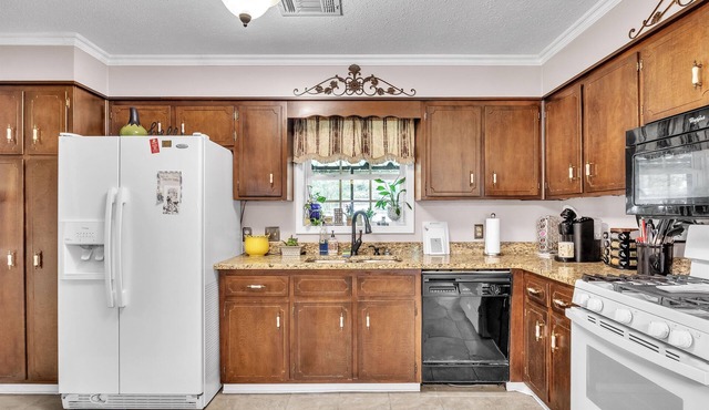Spacious 3BR | Azalea Retreat | Columbus Comfort