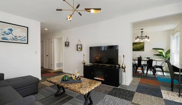 Spacious 4-Bed Private Retreat Near Beachwalk, Golf & Trails in Pacifica