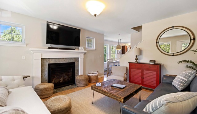 Spacious 4 bedroom luxury Condo