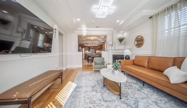 Spacious 6BR 2unit near Downtown