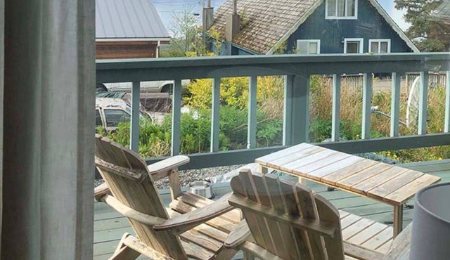 Spacious and bright - home gym, laundry, kitchen - 2nd and Spruce Cabin