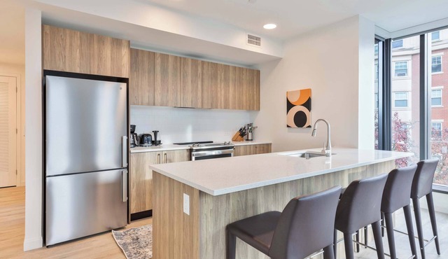 Spacious Apt with Kitchen in Fenway