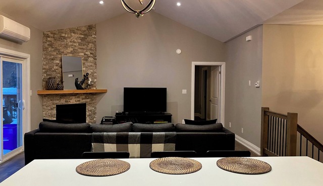 Spacious & Modern Bungalow on Cul-de-Sac: Large Deck, Wood Lot, Steps to Beach