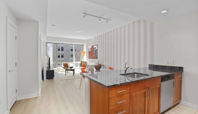 Spacious One Bed Apartment in Historic West End