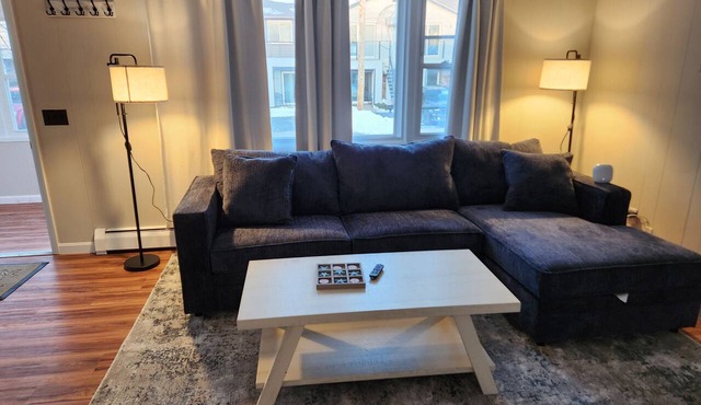 Splendid, two-bedroom, one-bathroom condo, two short blocks from the beach!