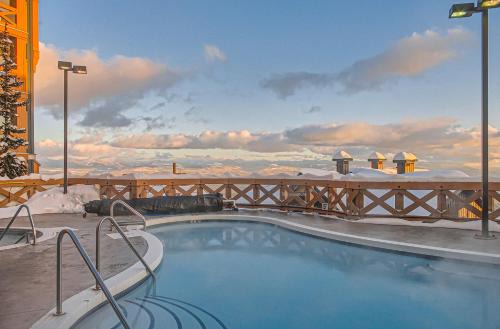 Stonegate Resort Unit B204 in Big White