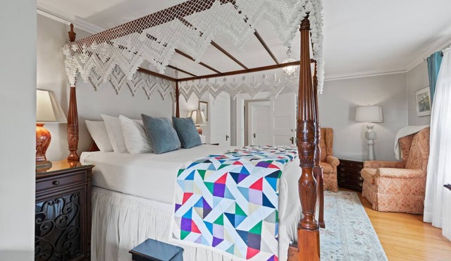 Stonehouse Manor -Popham Beach B&B - Pond Island Room