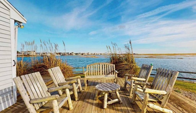 Stunning waterfront home with furnished deck, dock & majestic views - dogs OK