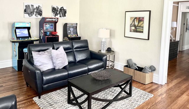 Stylish & Modern Downtown Home w/ Arcade Area & Balcony Views