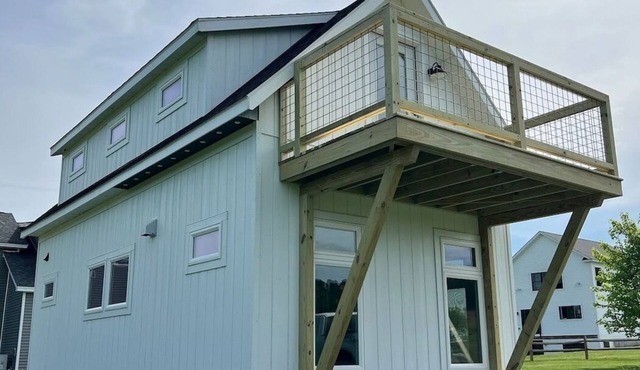 The 900 Sq Ft Micro-Mansion-Central Air & High Speed Internet