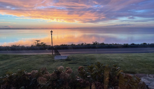 The Beachfront Sunrise Chateau!