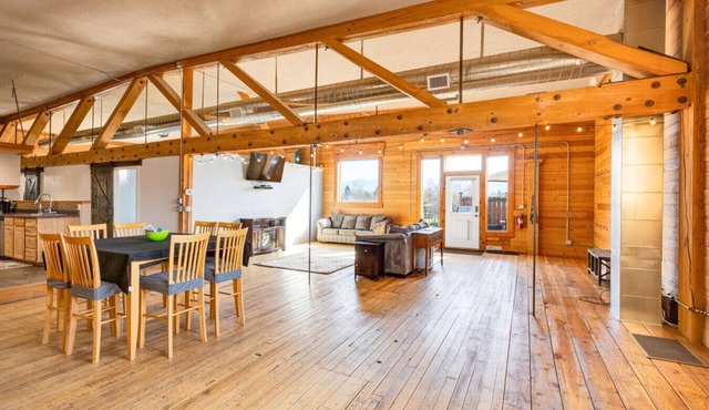 The Bitterroot Loft On 1st Street
