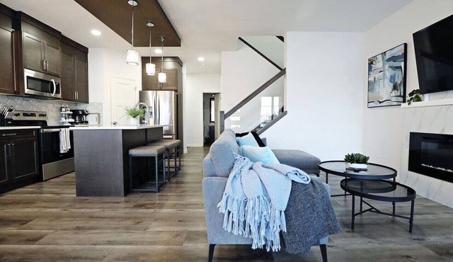 Three King Beds|Central A/C|Fireplace|Park|Disney+