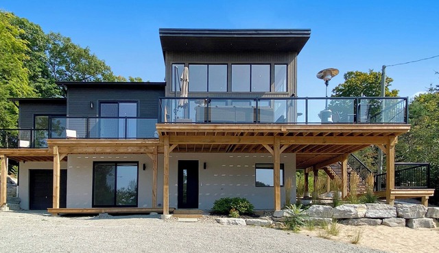 Tiny Cove - Luxurious Modern Getaway in Tiny, ON