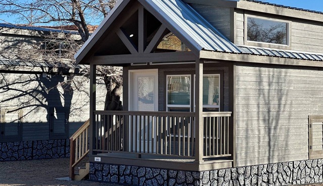 Tiny Home King Room #12B