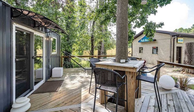 Tiny House & Huge Arcade Near Six Flags Over Georgia - Clothing Optional