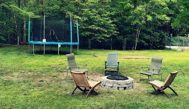 Tiny Reds - Spacious and Cozy Cottage next to Cove Beach