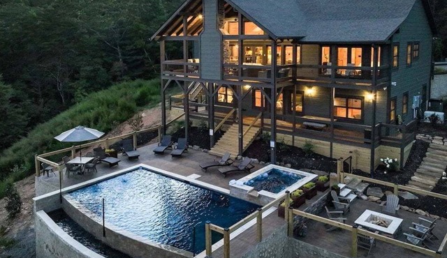 Toccoa Vista Pool & Spa |Mineral Bluff, GA