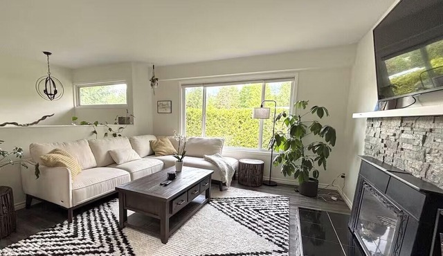 Trailhead Haven | Mountain view 3 bedroom home