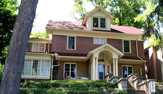 Two Adjacent 4 Bedroom Vacation Rentals on River Road