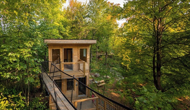 Unique elevated treehouse on Lac Cordon | Lodging #14 in Mont-Blanc