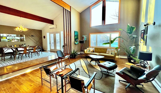 UNIQUE Modern Character Home - Sleeps 10 ($)