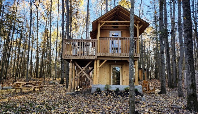 Unique Tree House Perfect for Families with BBQ in Callander, Ontario