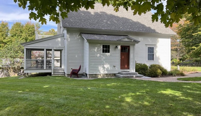 Uptown Charmer, Meredith near Winnipesaukee!